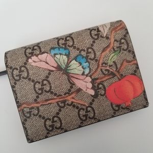 🚫SOLD🚫 Gucci compact wallet